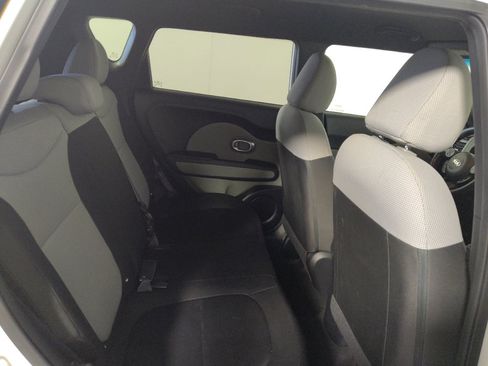 Used 2016 Kia Soul FWD image 19