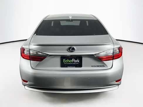 Used 2018 Lexus ES 300h w/ Navigation Package FWD image 7