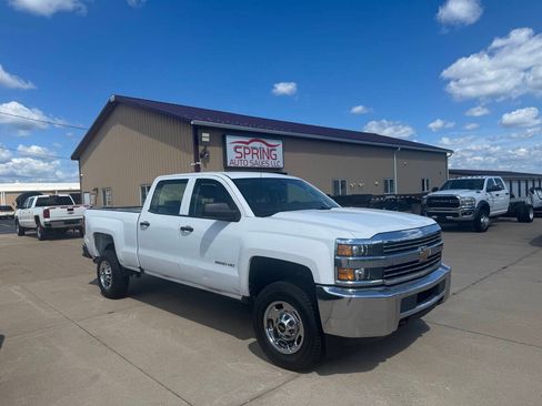 Used 2018 Chevrolet Silverado 2500 W/T AWD/4WD image 2