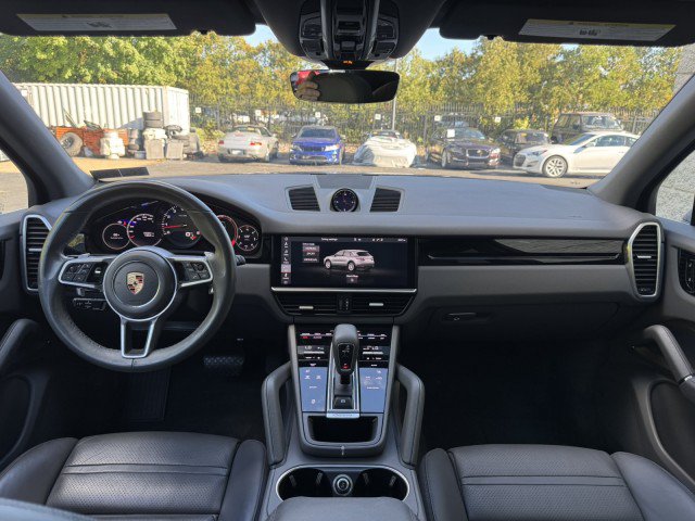 Used 2020 Porsche Cayenne AWD/4WD image 29