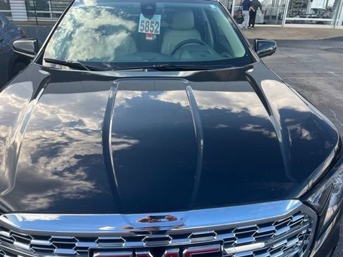 Used 2024 GMC Terrain Denali w/ Black Diamond Edition AWD/4WD image 11