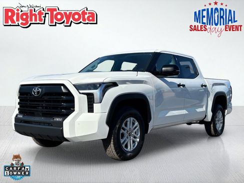 Used 2023 Toyota Tundra SR5 w/ SR5 Convenience Package RWD image 1