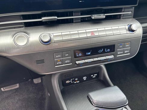 Used 2025 Hyundai Kona SEL AWD/4WD image 18