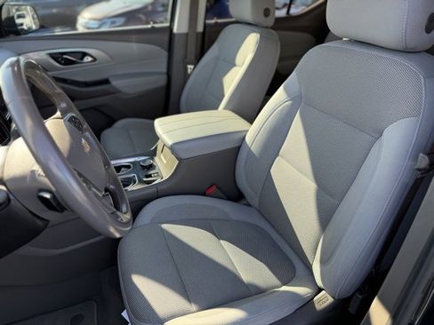 Used 2021 Chevrolet Traverse LT image 19