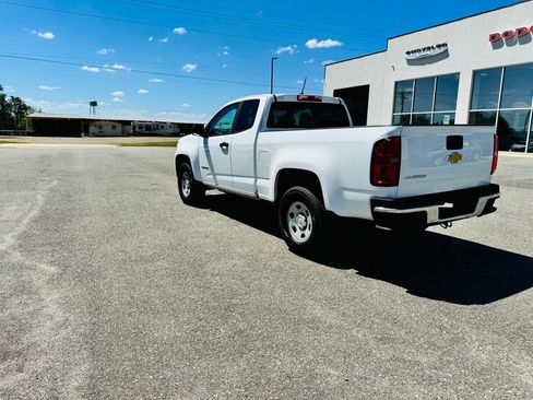 Used 2017 Chevrolet Colorado W/T RWD image 4
