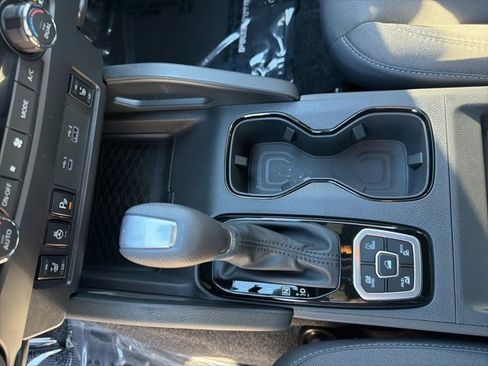 New 2026 Nissan Frontier SV w/ SV Convenience Package image 12