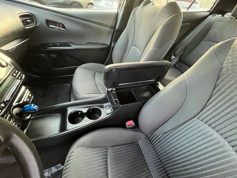 Used 2016 Toyota Prius Two image 18