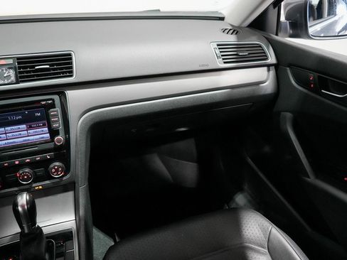 Used 2015 Volkswagen Passat 1.8T SE image 23