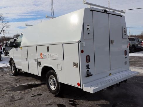 New 2025 Chevrolet Express 3500 w/ Power Convenience Package image 3