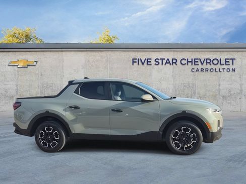 Used 2024 Hyundai Santa Cruz SE FWD image 9