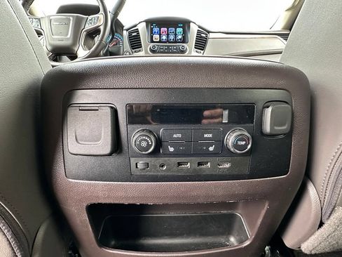 Certified 2019 GMC Yukon Denali w/ Denali Ultimate Package AWD/4WD image 30