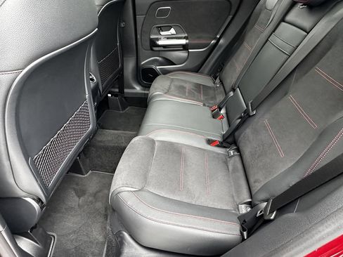 Certified 2025 Mercedes-Benz GLA 250 image 24