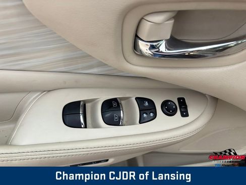 Used 2015 Nissan Murano S AWD/4WD image 22