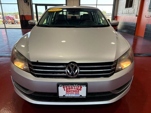 Used 2013 Volkswagen Passat 2.5 SE image 3