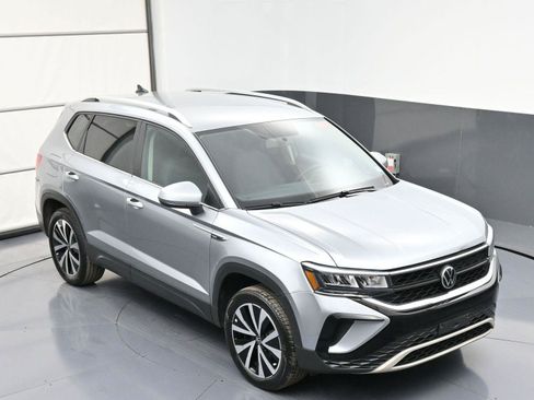 Used 2022 Volkswagen Taos SE AWD/4WD image 32