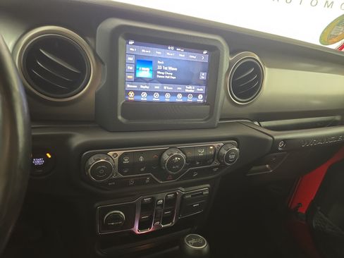 Used 2019 Jeep Wrangler Unlimited Sport S AWD/4WD image 22