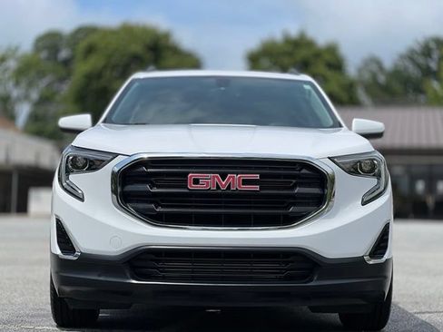 Used 2019 GMC Terrain SLE w/ Driver Convenience Package FWD image 2