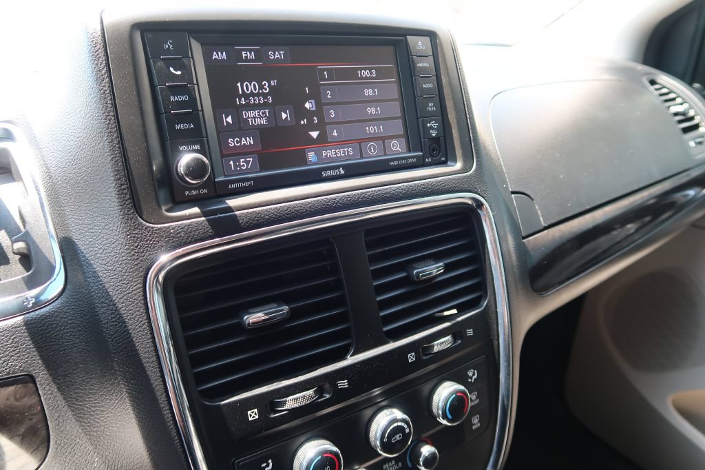 Used 2018 Dodge Grand Caravan SE w/ UConnect Hands-Free Group FWD image 14