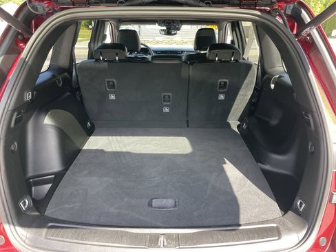 Used 2024 Jeep Grand Cherokee Altitude image 38