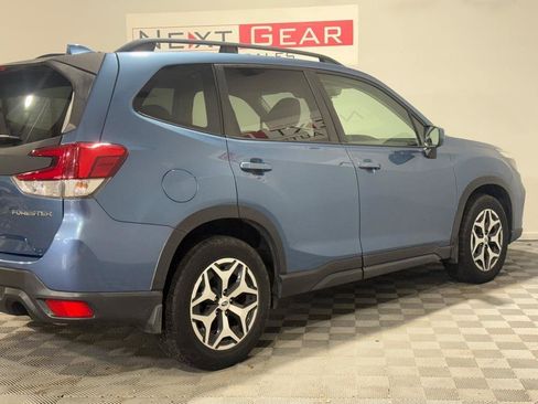 Used 2019 Subaru Forester Premium w/ All-Weather Package AWD/4WD image 9