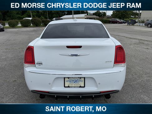 Used 2018 Chrysler 300 Limited w/ Safetytec Plus Group AWD/4WD image 3
