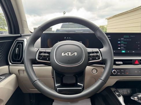 Certified 2024 Kia Sorento S w/ Panoramic Sunroof Package AWD/4WD image 15