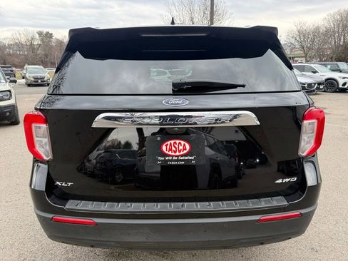 Used 2021 Ford Explorer XLT image 9
