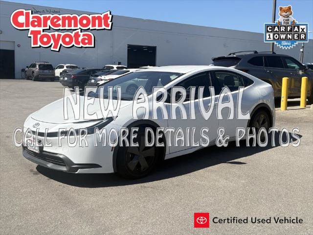 Certified 2023 Toyota Prius LE FWD image 1