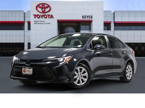 Certified 2025 Toyota Corolla LE FWD image 1