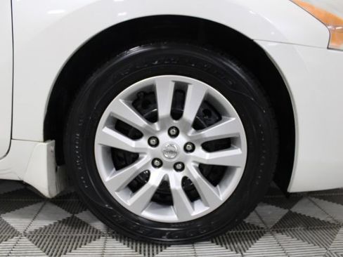 Used 2014 Nissan Altima 2.5 S FWD image 40