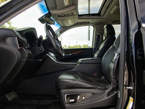 Used 2016 Cadillac Escalade ESV Luxury AWD/4WD image 20