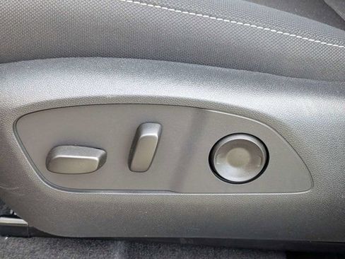 New 2026 Chevrolet Traverse LT image 15