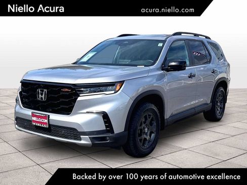 Used 2025 Honda Pilot TrailSport image 1