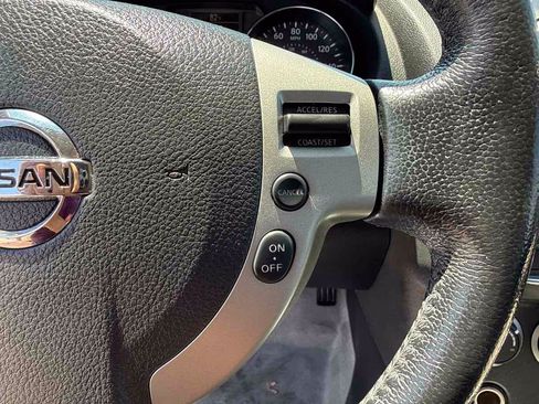 Used 2013 Nissan Rogue SL FWD image 25