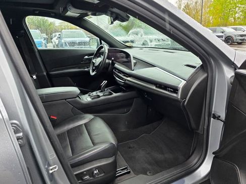 Used 2024 Cadillac XT4 Sport AWD/4WD image 12