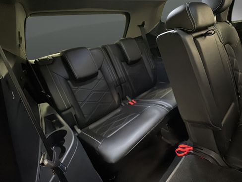 Used 2024 Volkswagen Atlas SE AWD/4WD image 25