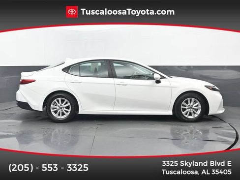 Used 2025 Toyota Camry LE w/ Convenience Package FWD image 1