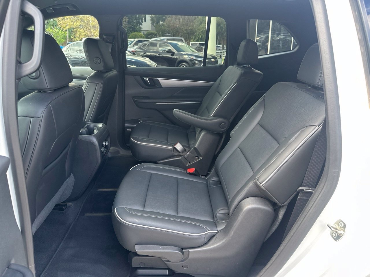 Used 2025 Buick Enclave Preferred FWD image 23