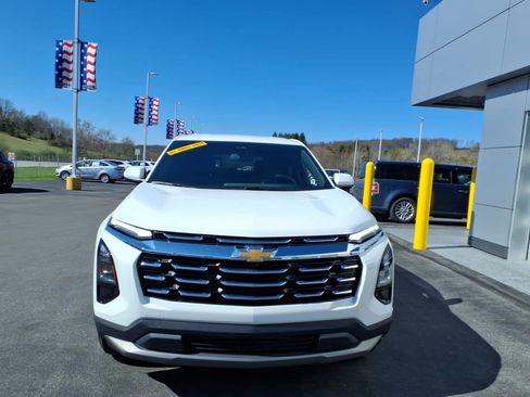 Used 2026 Chevrolet Equinox LT w/ Convenience Package II image 3