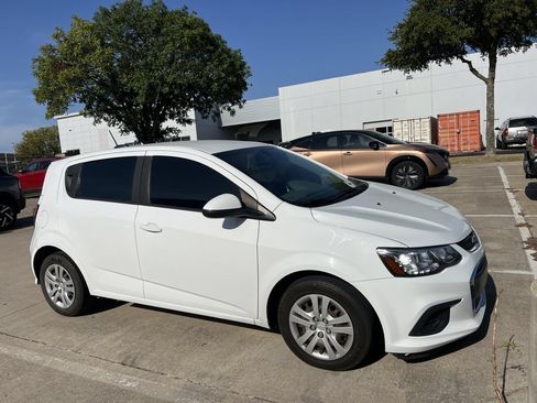 Used 2020 Chevrolet Sonic LT FWD image 2