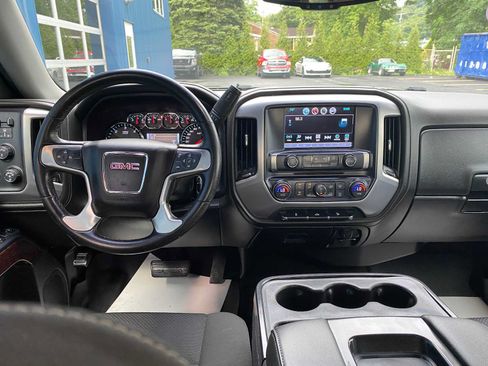 Used 2017 GMC Sierra 1500 SLE w/ SLE Value Package AWD/4WD image 8
