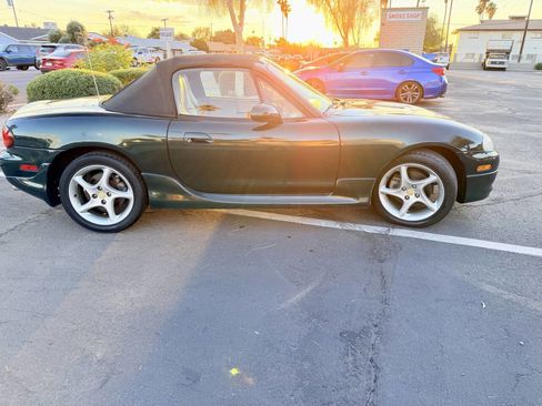 Used 2001 MAZDA MX-5 Miata LS image 9