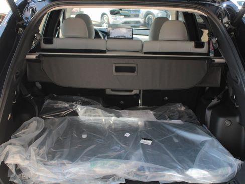 New 2025 Mitsubishi Outlander SE image 11