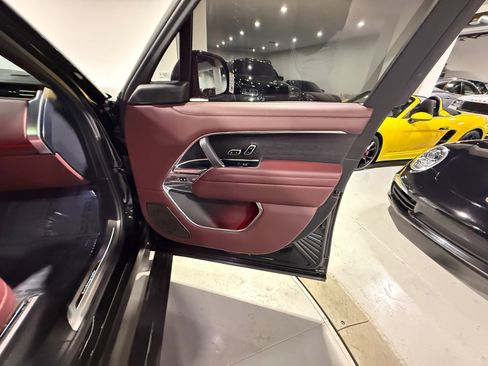 Used 2024 Land Rover Range Rover Long Wheelbase Autobiography image 53