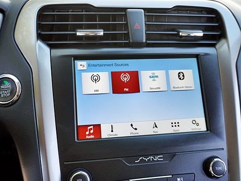 Used 2019 Ford Fusion SE FWD image 33