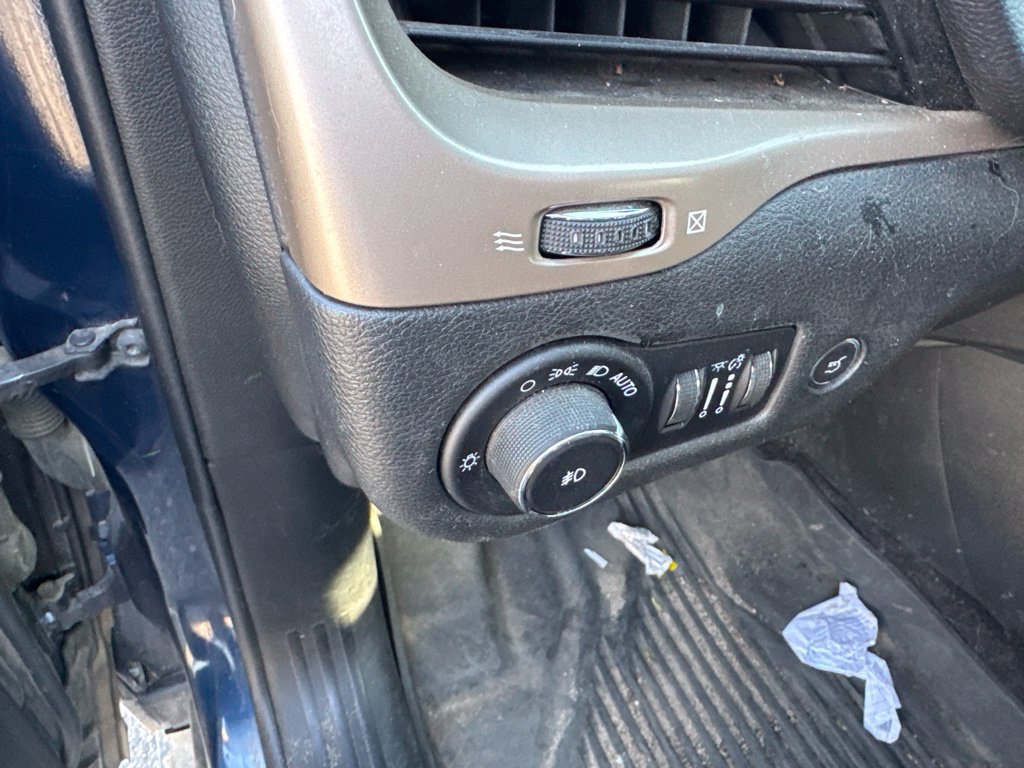 Used 2018 Jeep Cherokee Limited AWD/4WD image 9