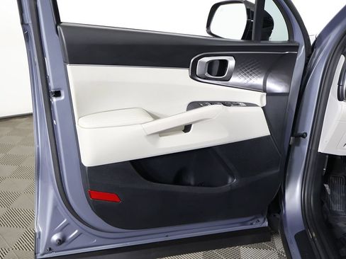 Used 2023 Kia Sorento S w/ Panoramic Sunroof Package FWD image 23