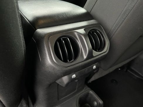 Used 2023 Jeep Gladiator Sport image 27