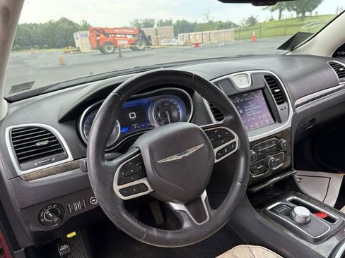 Used 2022 Chrysler 300 Touring L w/ Popular Equipment Group AWD/4WD image 9