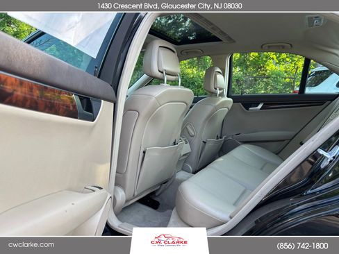 Used 2014 Mercedes-Benz C 300 C 300 4MATIC Luxury Sedan 4D image 22